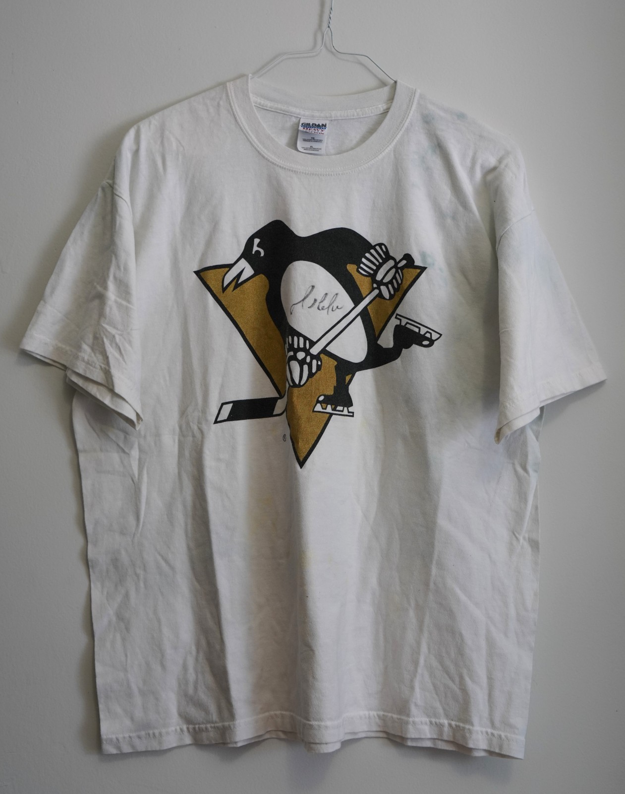 Mario Lemieux Signed T-Shirt-Size XL-Some Staining-Shiny Gold Triangle