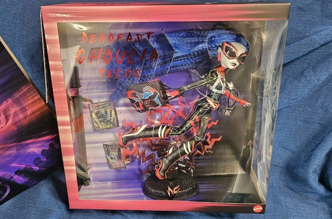 New Sealed. 2024 SDCC EXCLUSIVE Monster High Deadfast Ghoulia Yelps Doll 