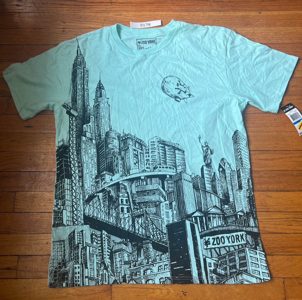Y2K VTG Zoo York City Skyline T-Shirt Mens XL Mint Green NYC AOP Skate Punk NWT Y2K VTG Zoo York City Skyline T-Shirt Mens XL Mint Green NYC AOP Skate Punk NWT