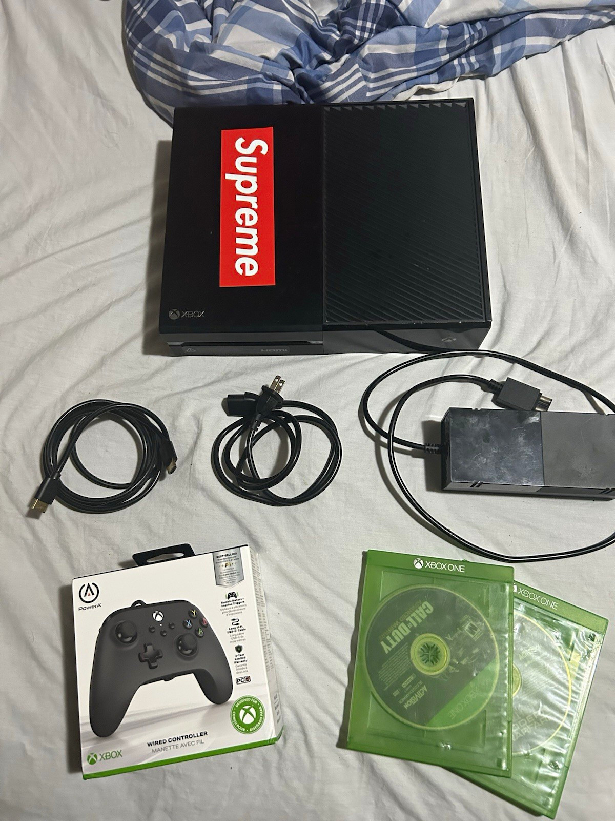 Microsoft Xbox One 500GB Black Wi-Fi 1080p HDMI Wired Controller +  2 Games