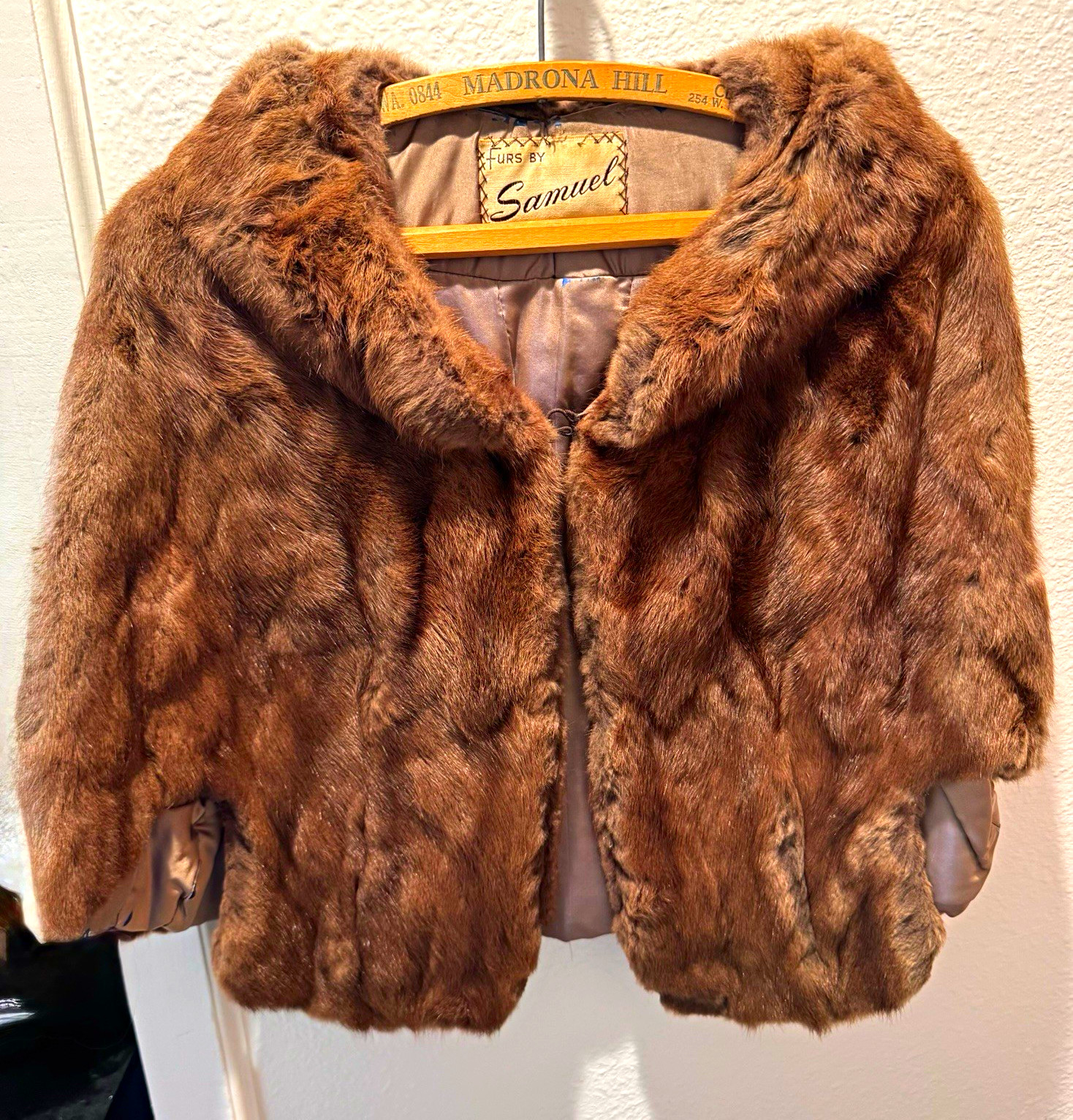 Vintage 50\'s-60\'s Furs by Samuel Fur Capelet/Stole with Satin Lining Vintage 50\'s-60\'s Furs by Samuel Fur Capelet/Stole with Satin Lining
