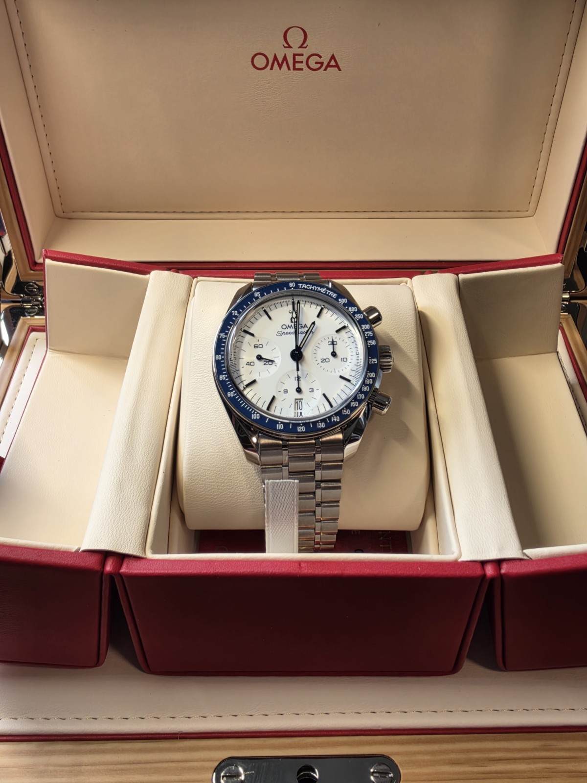 2026 OMEGA Speedmaster 38 324.30.38.50.04.001 - New Release - B&P 