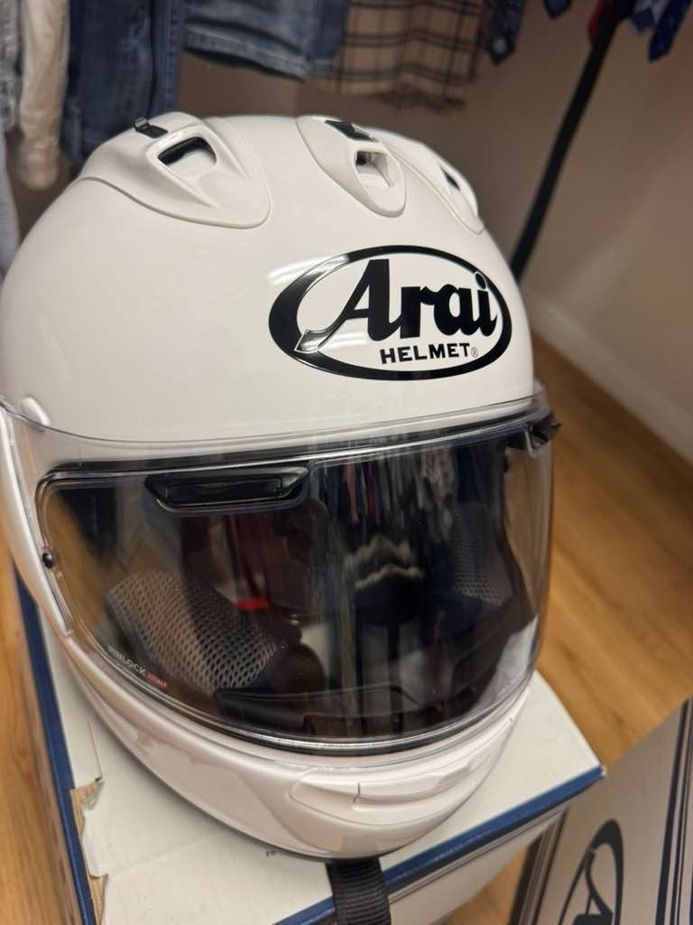 Arai Corsair-X White Motorcycle Medium Helmet Like New
