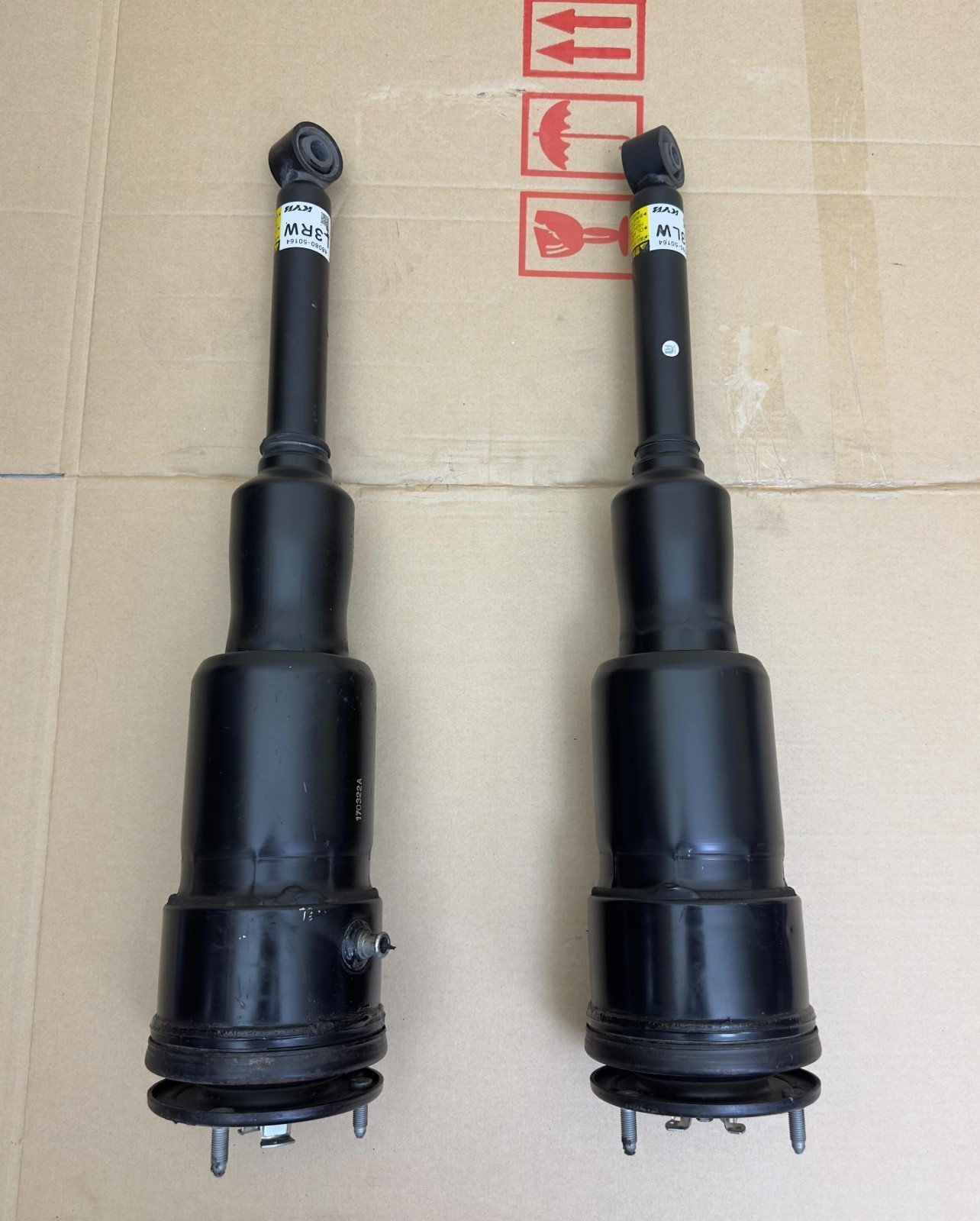 Lexus LS460 LS600h 2007-2017 OEM Rear Air Suspension Shocks Struts Pair Genuine