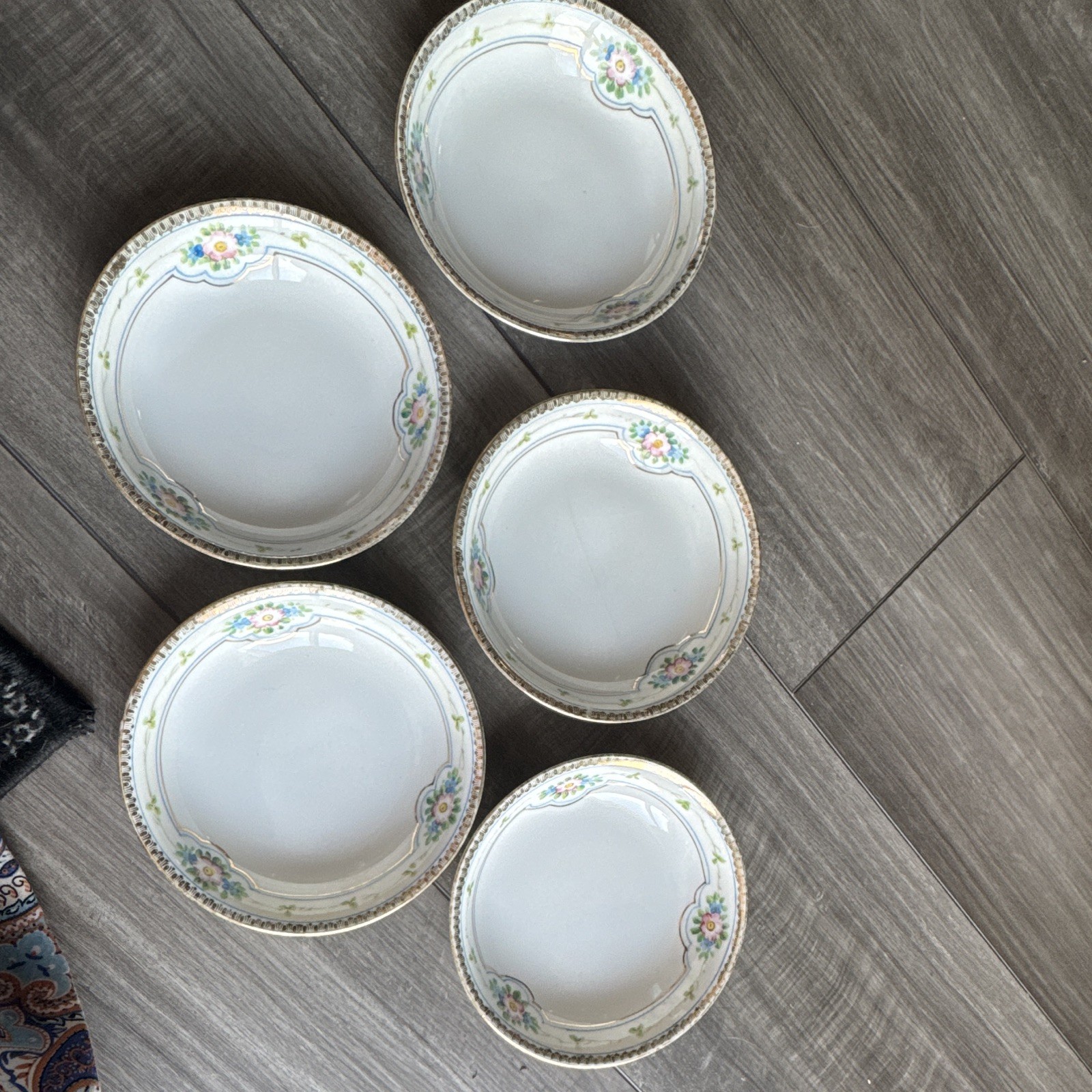 Nippon Porcelain Small Bowls Set of 5 Vintage, Gold Gild Hand Painted Nippon Porcelain Small Bowls Set of 5 Vintage, Gold Gild Hand Painted