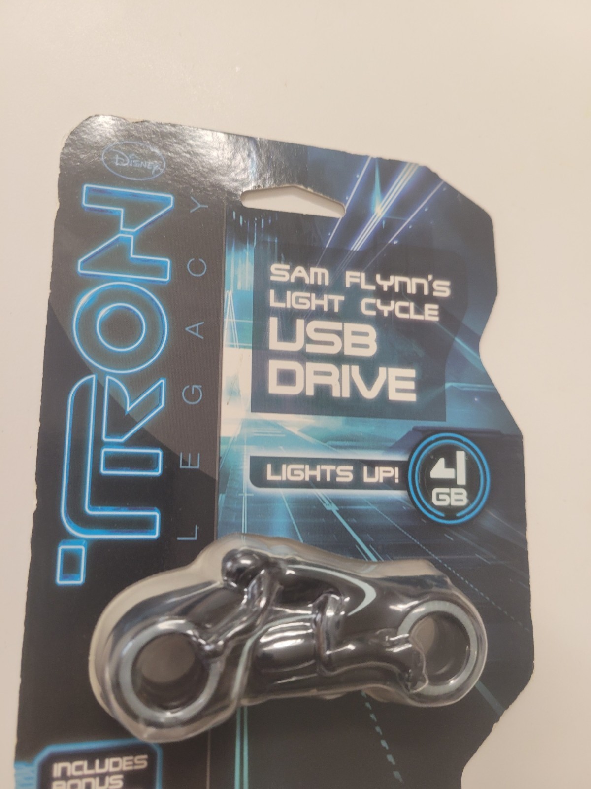 Disney TRON Legacy Sam Flynn Light Cycle 4GB USB Drive Sealed Disney TRON Legacy Sam Flynn Light Cycle 4GB USB Drive Sealed