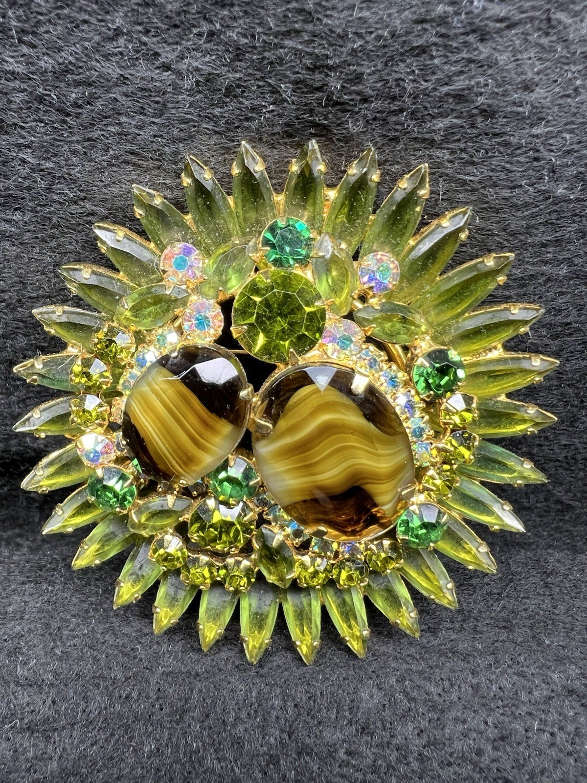 Delizza & Elster Juliana D&E Vintage Green Glass & Rhinestone Brooch STUNNING