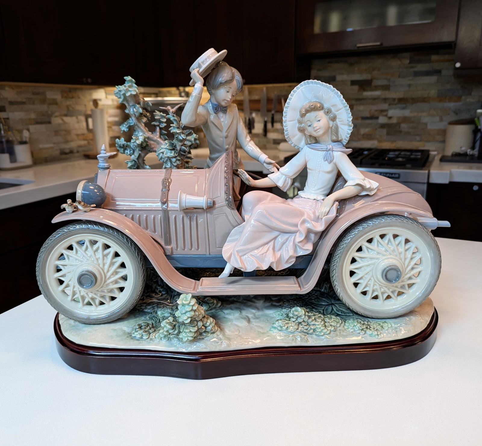 Vintage Large Lladró First Date #1393 Limited Edition Young Couple with Car Auto Vintage Large Lladró First Date #1393 Limited Edition Young Couple with Car Auto