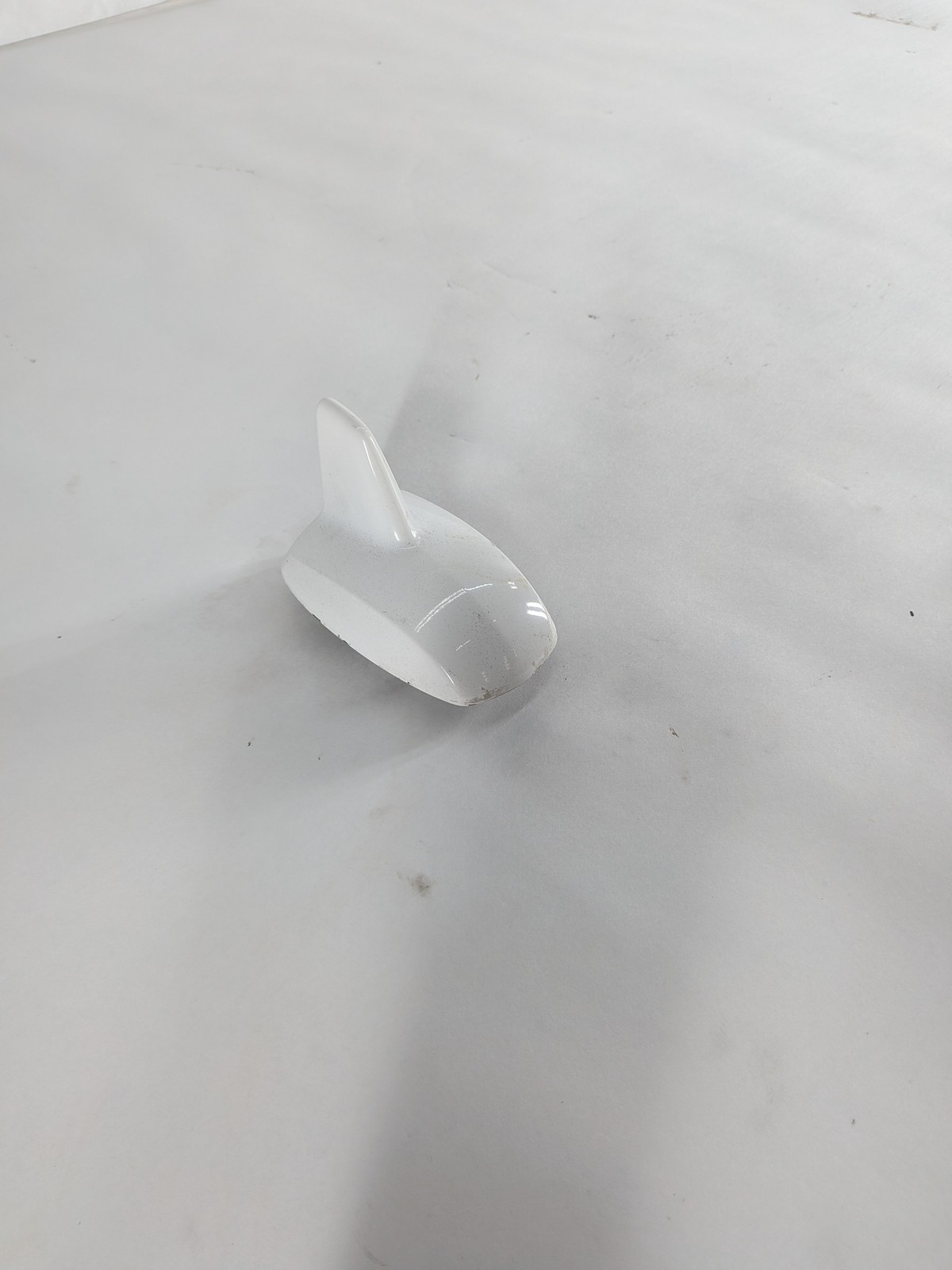 12-20 MERCEDES GL GLA GLE ML SL SLK SLC CLA ROOF SHARK FIN ANTENNA (White)