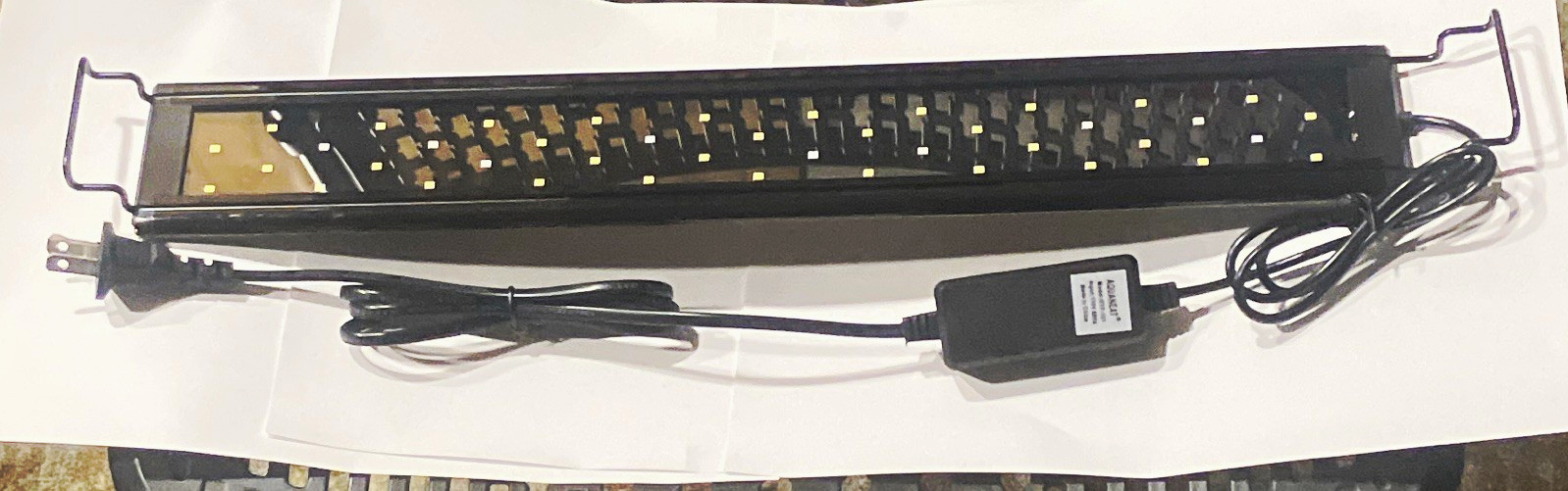AQUANEAT GYF-101 LED Aquarium Light 18-24” w/ On/Off Switch, 110V Adapter-NEW AQUANEAT GYF-101 LED Aquarium Light 18-24” w/ On/Off Switch, 110V Adapter-NEW