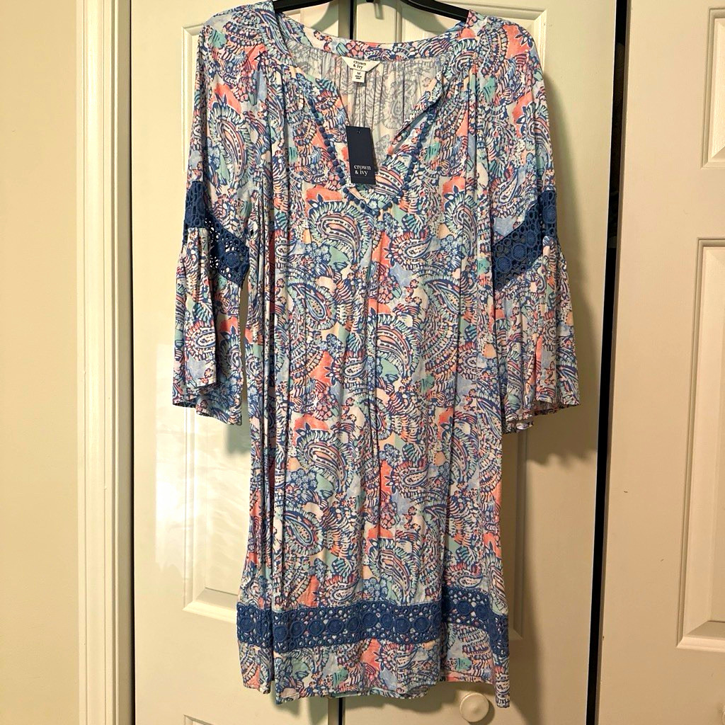 Crown & Ivy Blue/Pink/White Paisley V-Neck 3/4 Sleeve Crochet Dress M Crown & Ivy Blue/Pink/White Paisley V-Neck 3/4 Sleeve Crochet Dress M