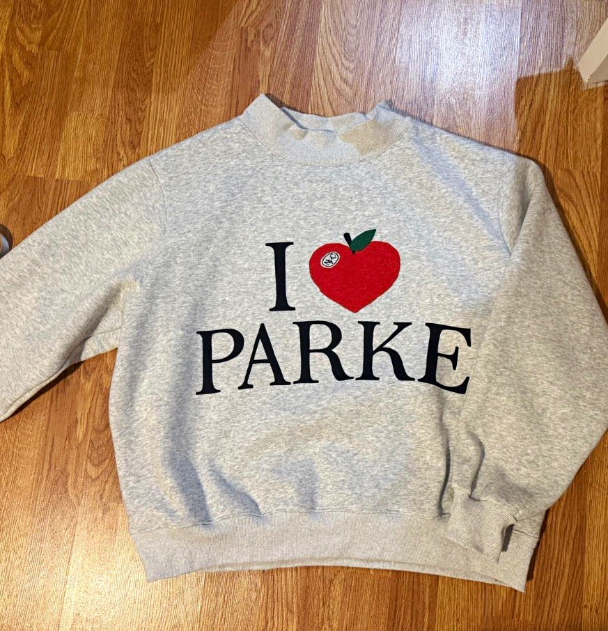 PARKE Women’s Gray Fleece Crewneck Pullover Sweatshirt Graphic Logo Size L. PARKE Women’s Gray Fleece Crewneck Pullover Sweatshirt Graphic Logo Size L.
