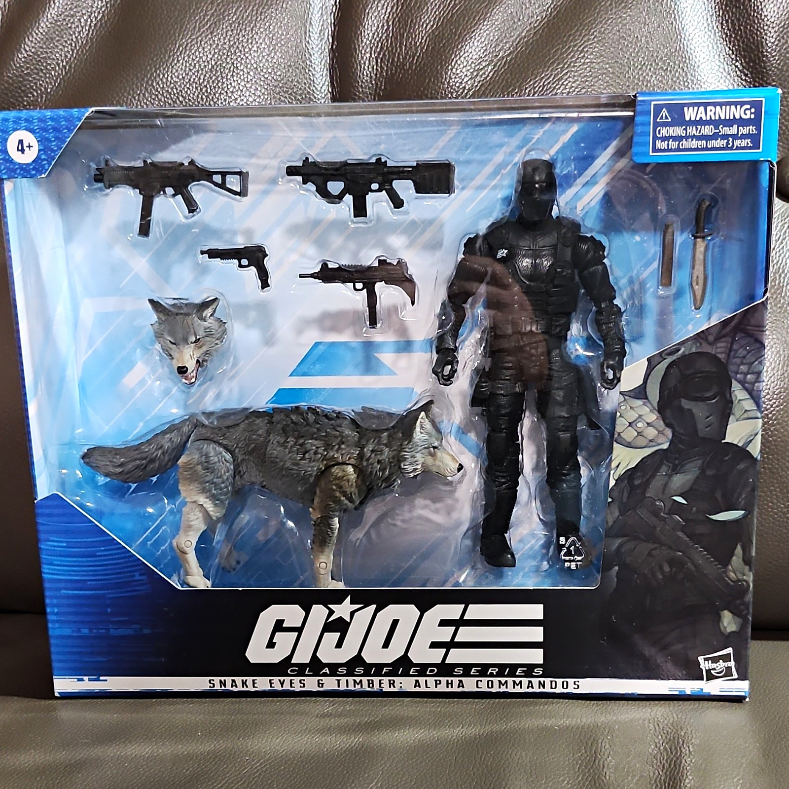 Hasbro G.I. Joe Classified Series Snake Eyes & Timber w/ Gun Knife Wolf Set #30 Hasbro G.I. Joe Classified Series Snake Eyes & Timber w/ Gun Knife Wolf Set #30