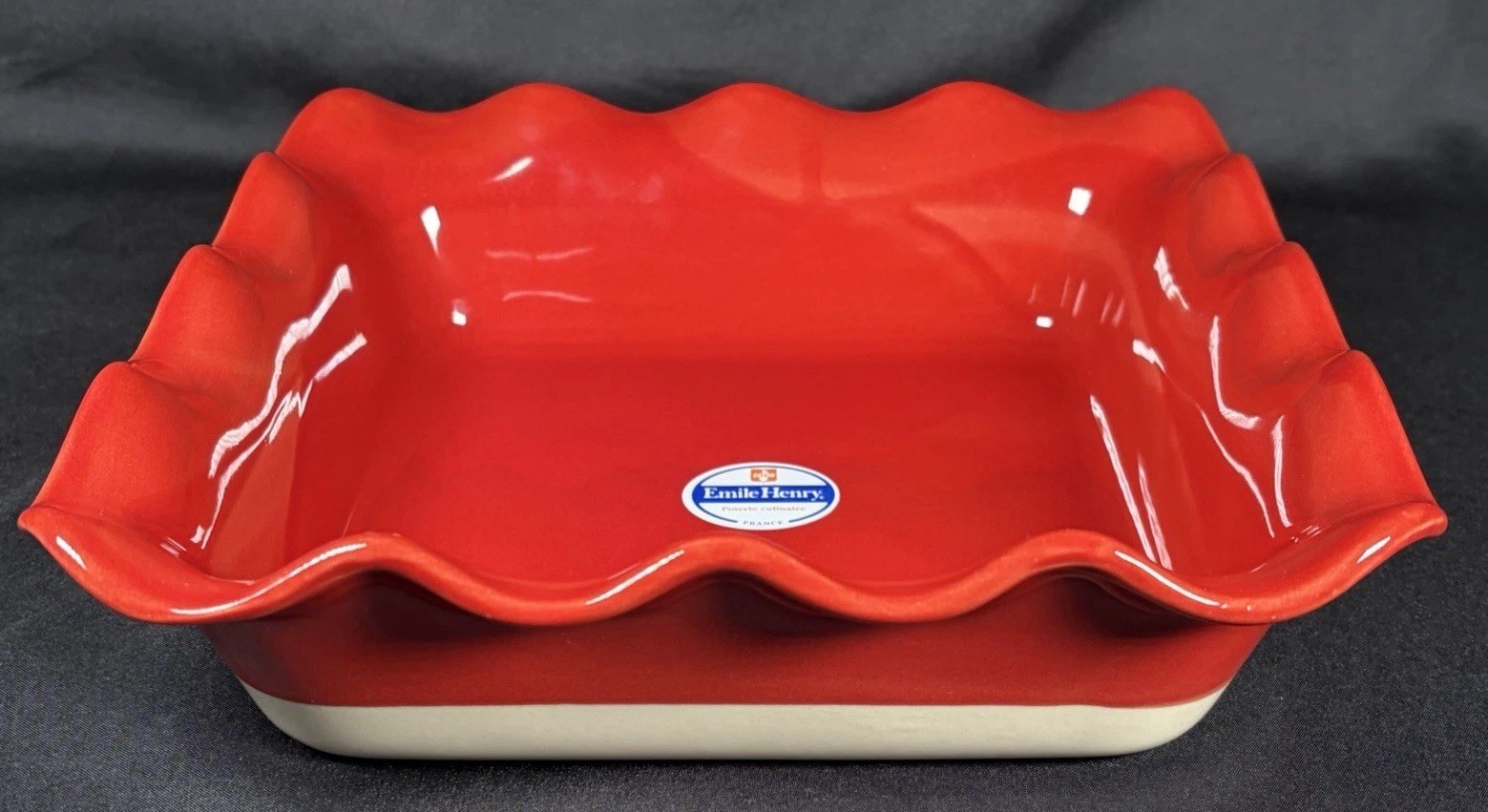 New Emile Henry Ruffled Edge 9.5” Square Red Stoneware Baker Williams Sonoma New Emile Henry Ruffled Edge 9.5” Square Red Stoneware Baker Williams Sonoma