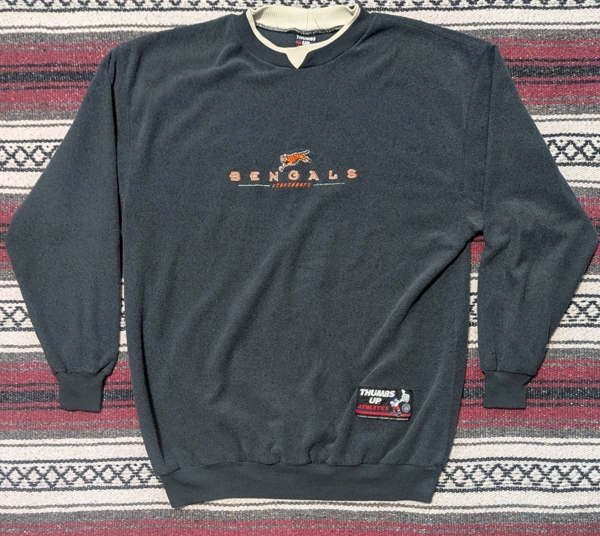 Vintage Cincinnati Bengals Thumbs Up Athletics Sweatshirt XL 90s NFL Embroidered Vintage Cincinnati Bengals Thumbs Up Athletics Sweatshirt XL 90s NFL Embroidered