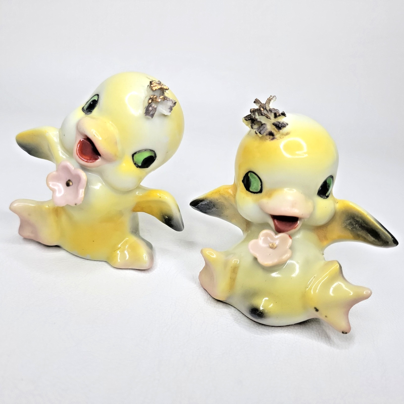 Anthropomorphic Baby Yellow Ducks \'N Flowers Vintage Salt & Pepper Shakers Birds