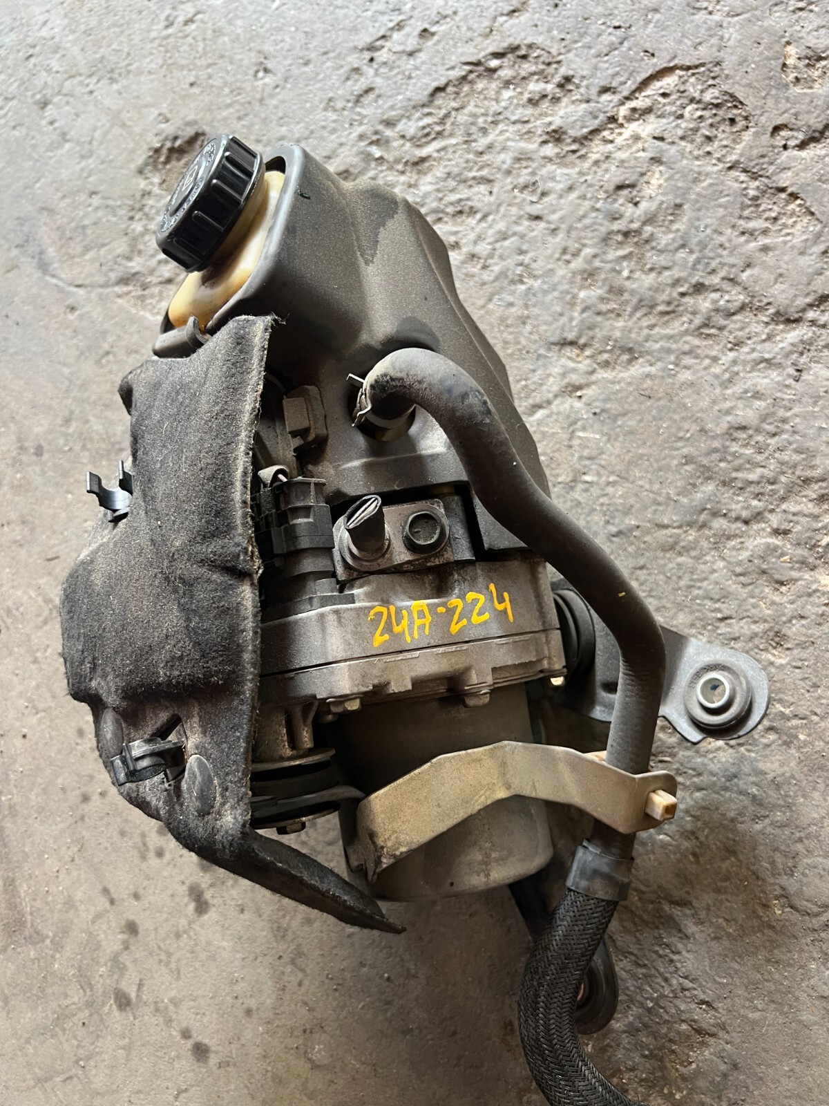 2013 Nissan Altima Sedan Power Steering Pump Assembly 2.5L 4 Cylinder OEM