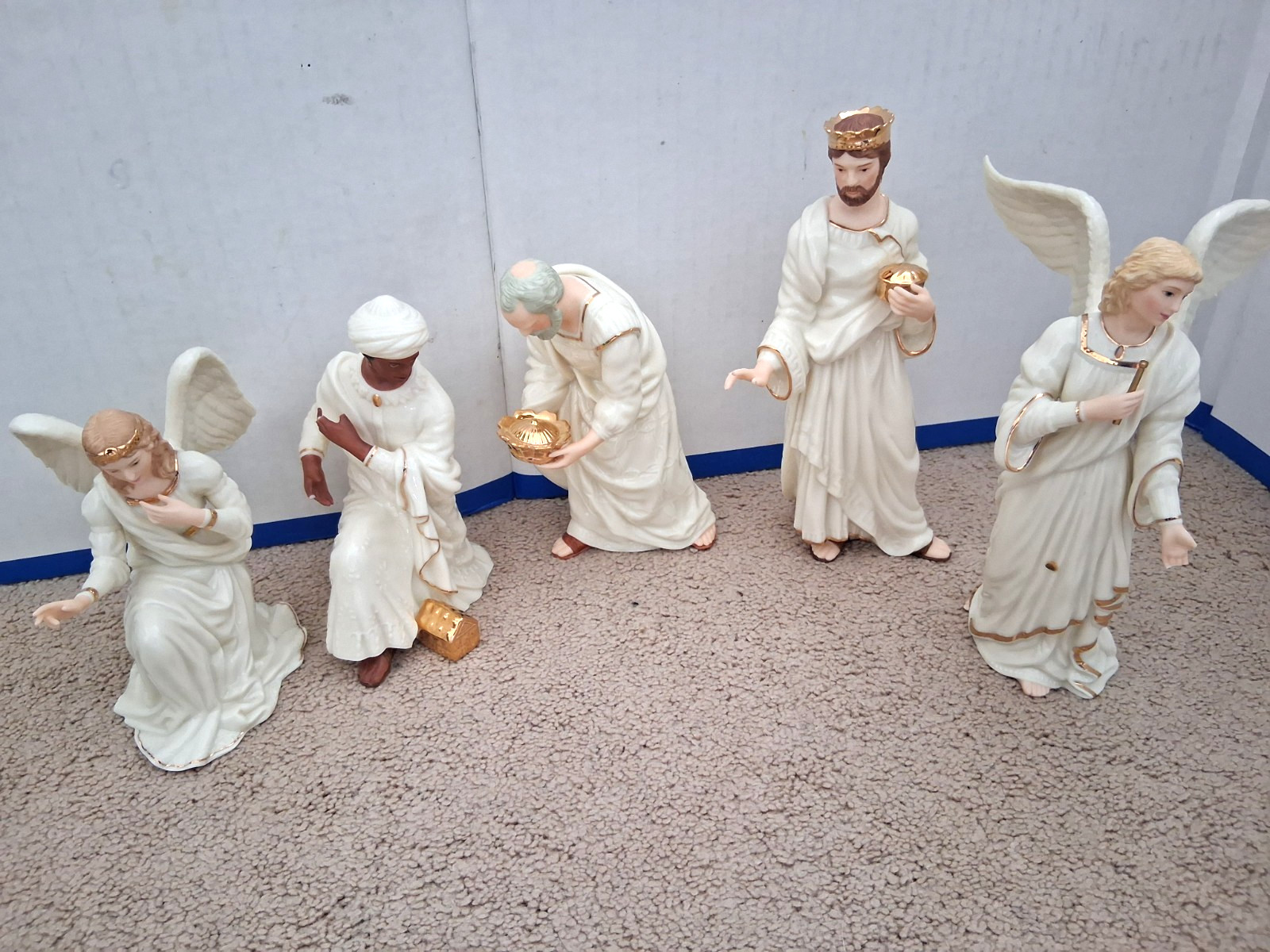 1995 Lenox Fine Porcelain Set of (5) Classic Nativity Religious Figurines