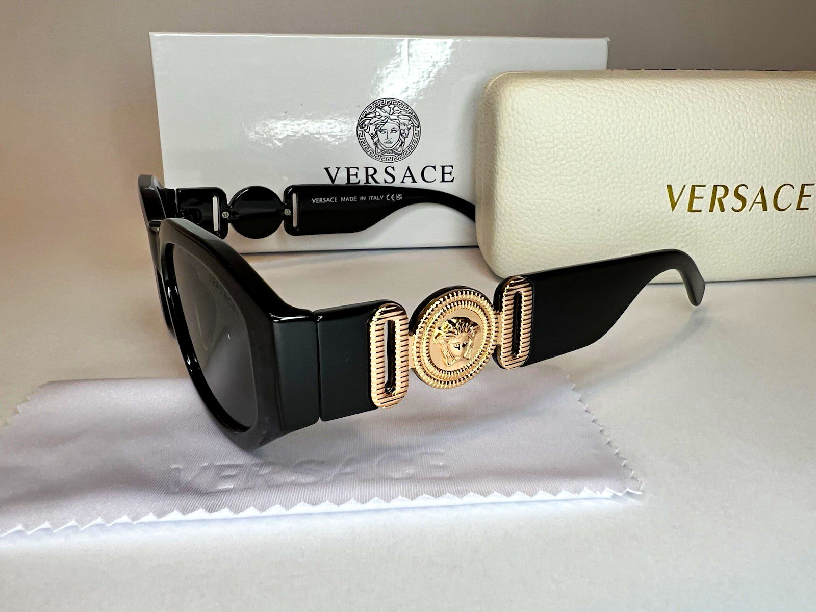 Versace Women Medusa Biggie Black Oval Frame Gray Tinted UV400 Sunglasses Versace Women Medusa Biggie Black Oval Frame Gray Tinted UV400 Sunglasses