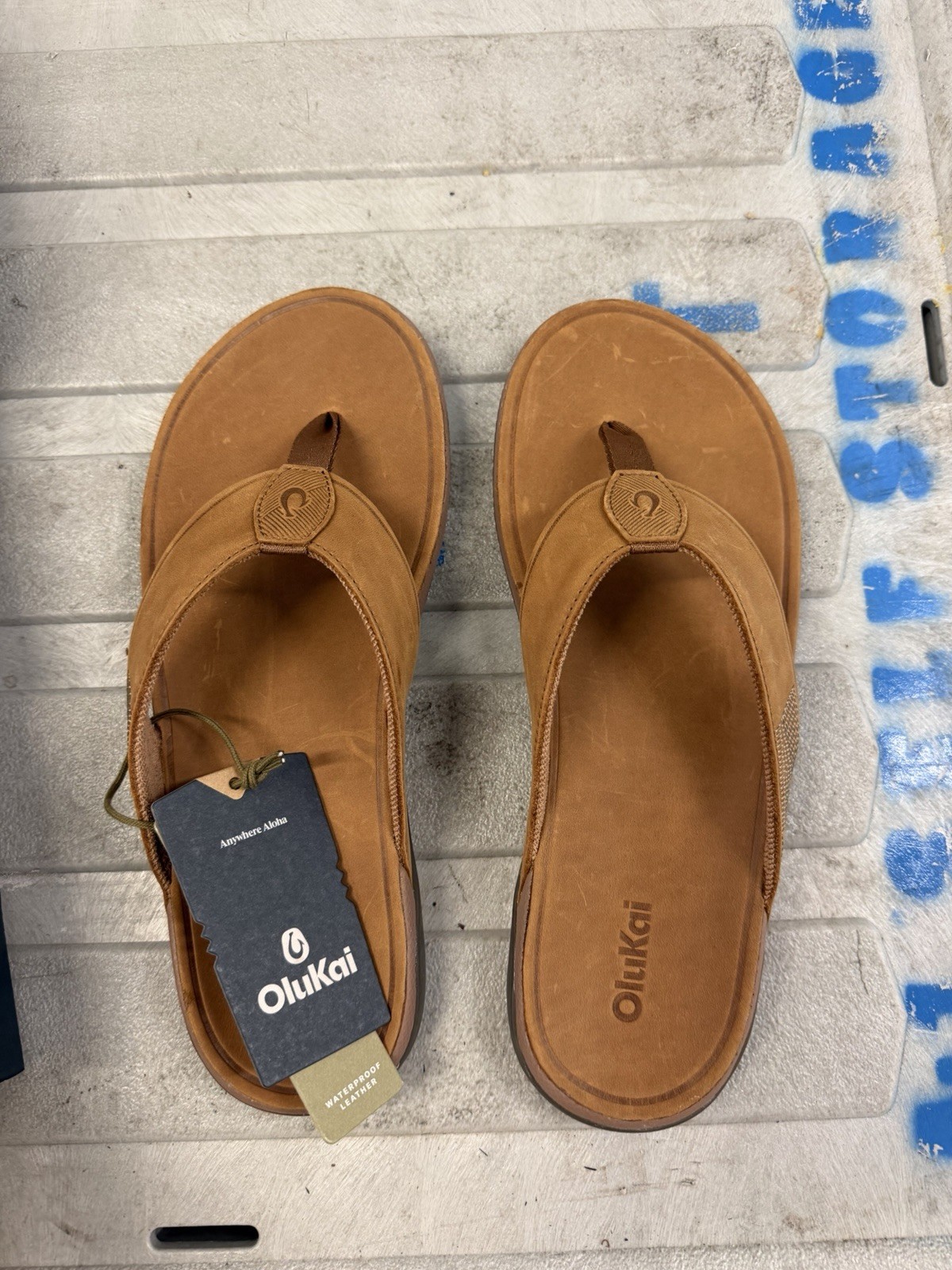 OluKai Tuahine Men’s Thong Sandals Brown Leather Waterproof US 11 EU 44