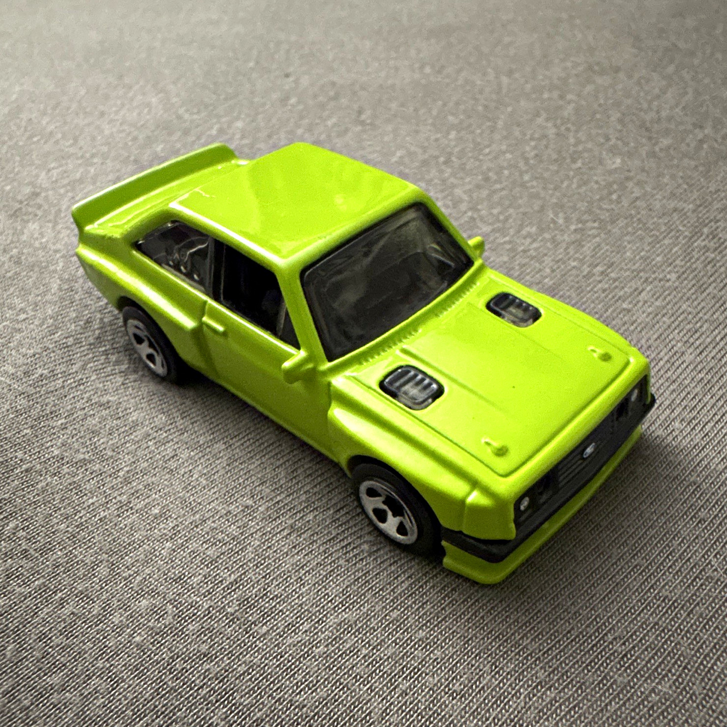 Hot Wheels Ford Escort RS2000 1984 Green 1:64 Diecast Car Vintage