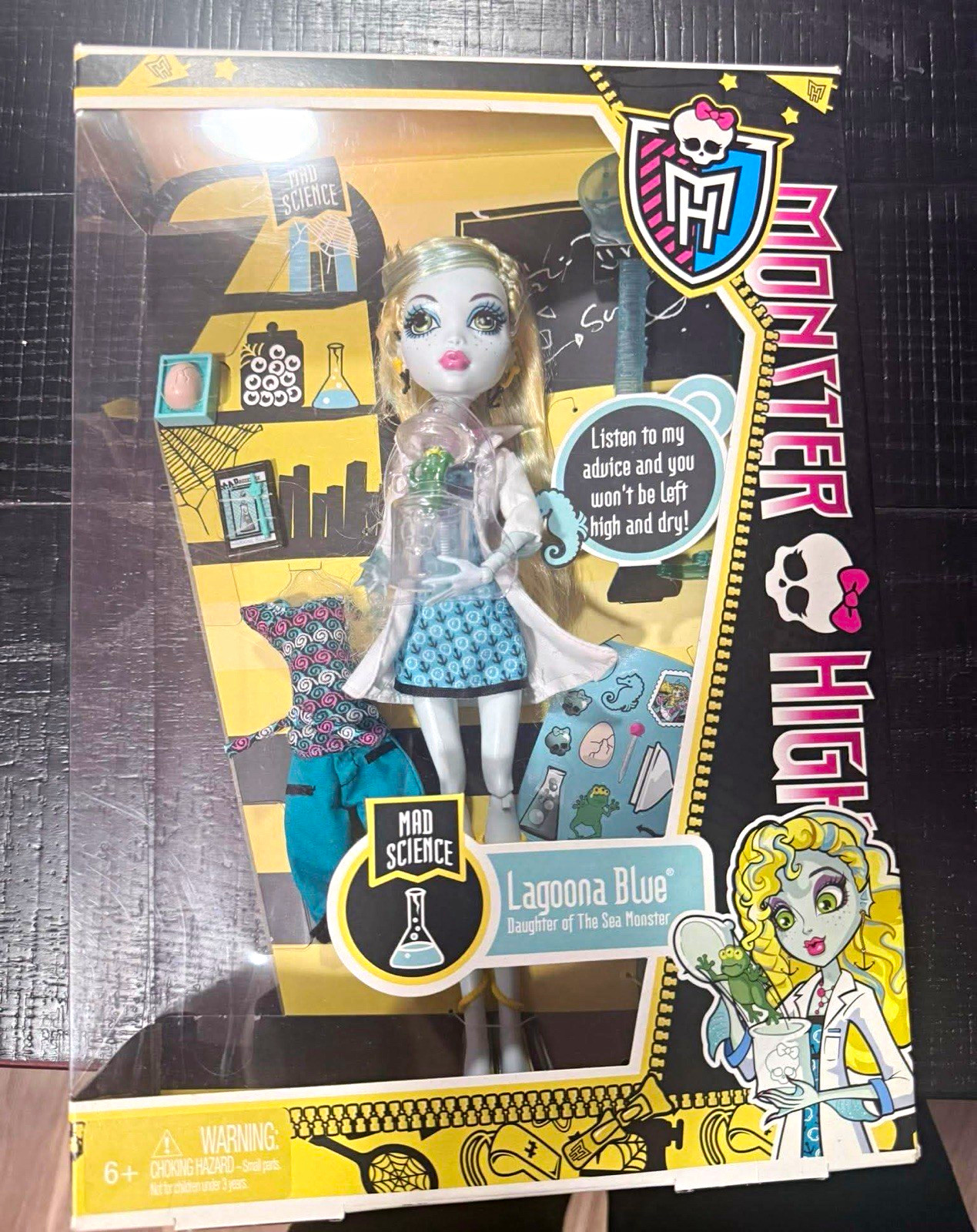 Monster High Lagoona Blue Mad Science 11in Doll w/ Outfit & Accessories 2012 Monster High Lagoona Blue Mad Science 11in Doll w/ Outfit & Accessories 2012