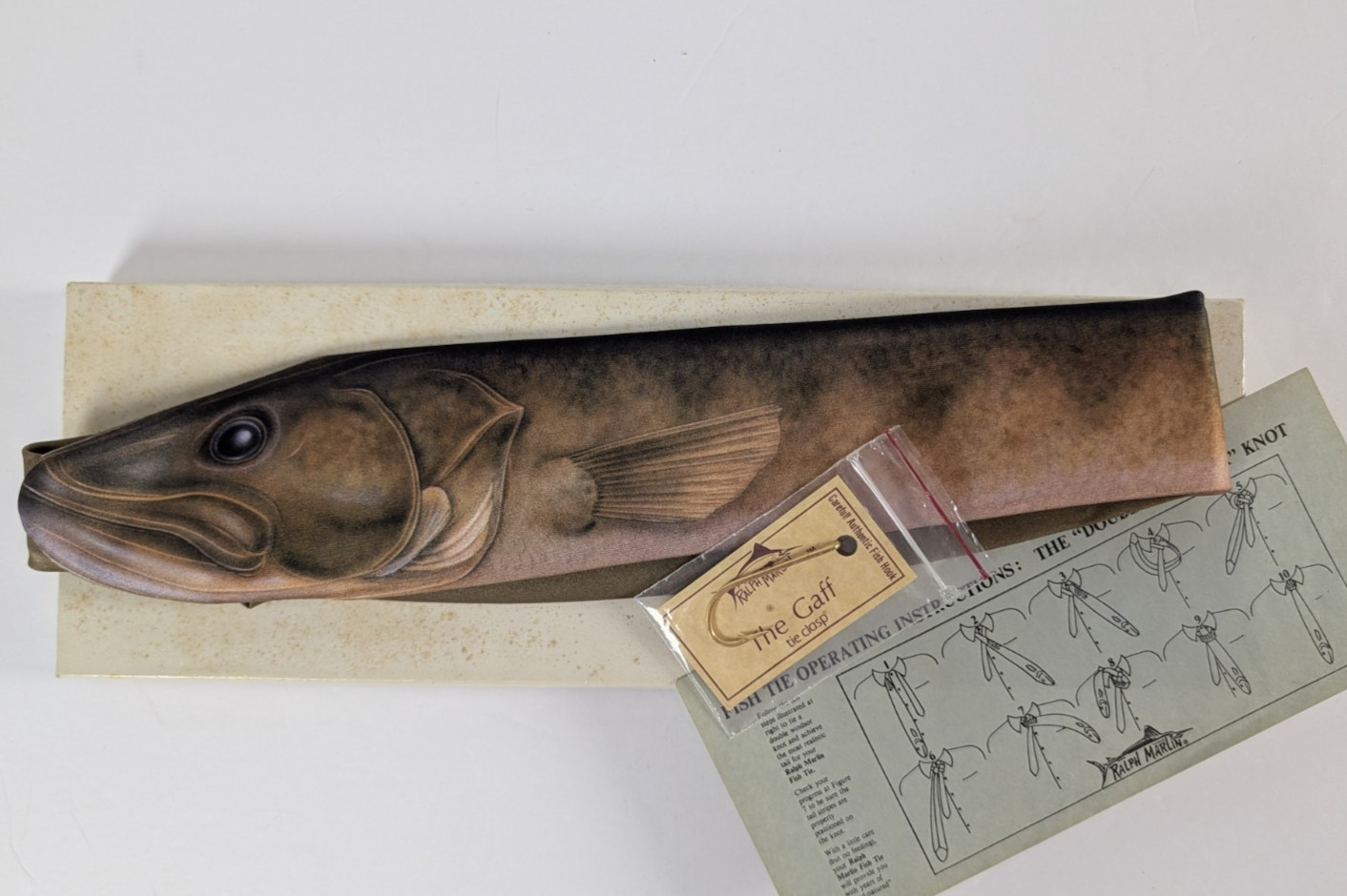 Vtg 1986 Ralph Marlin Walleye Fish Tie New In Box NOS with Clasp Gaff Novelty