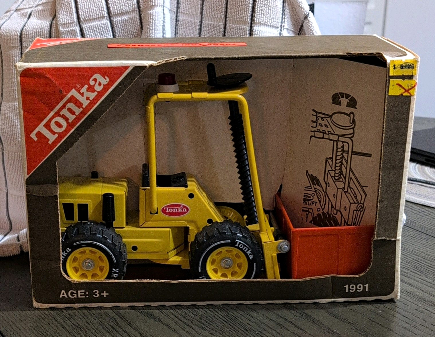 Vintage 70-80s Tonka Diecast Forklift w/ Container Yellow Orange Black #1991 CIB