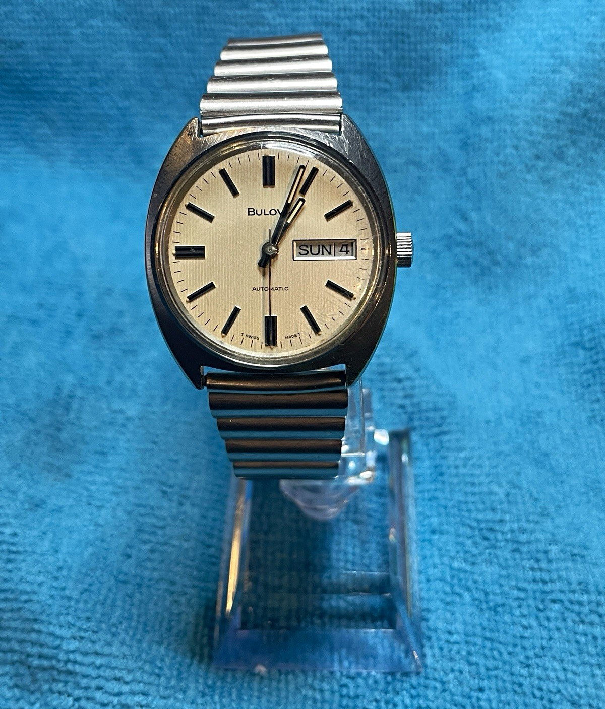 Vintage 1974 Bulova Automatic Day-Date Watch – N4 Swiss Made – Cushion Case