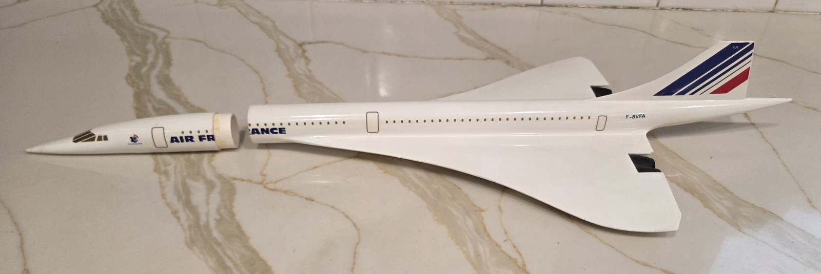 Rare AIR FRANCE CONCORDE 1:100 Model Gold Window Cockpit, Removeable Nose