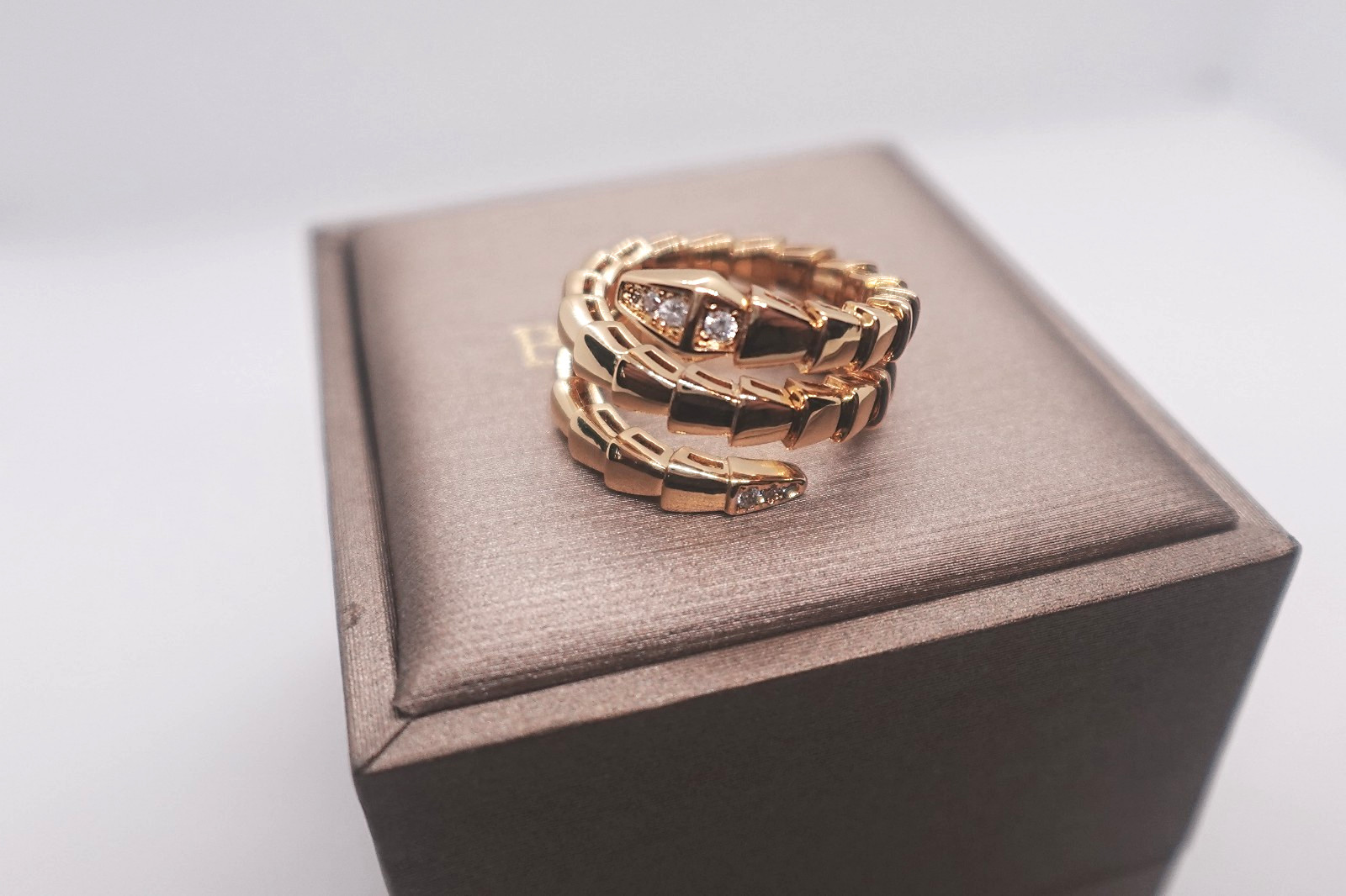 NewBuIgarYellow gold Diamond Ring Serpenti.Viper - Auth size 7 NewBuIgarYellow gold Diamond Ring Serpenti.Viper - Auth size 7