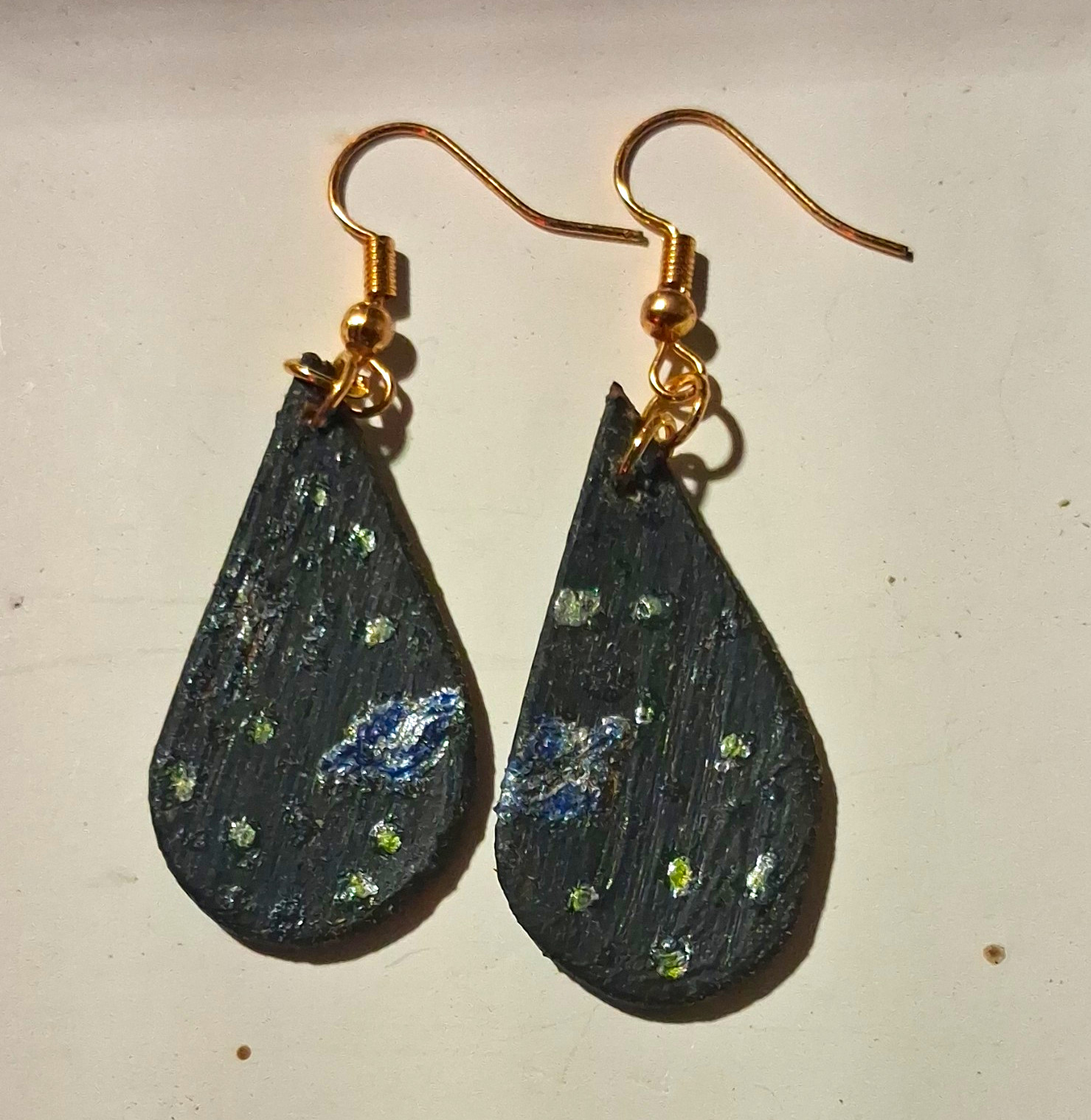 Black Teardrop Dangle Drop Earrings Wood Hook Closure No Stone Black Teardrop Dangle Drop Earrings Wood Hook Closure No Stone