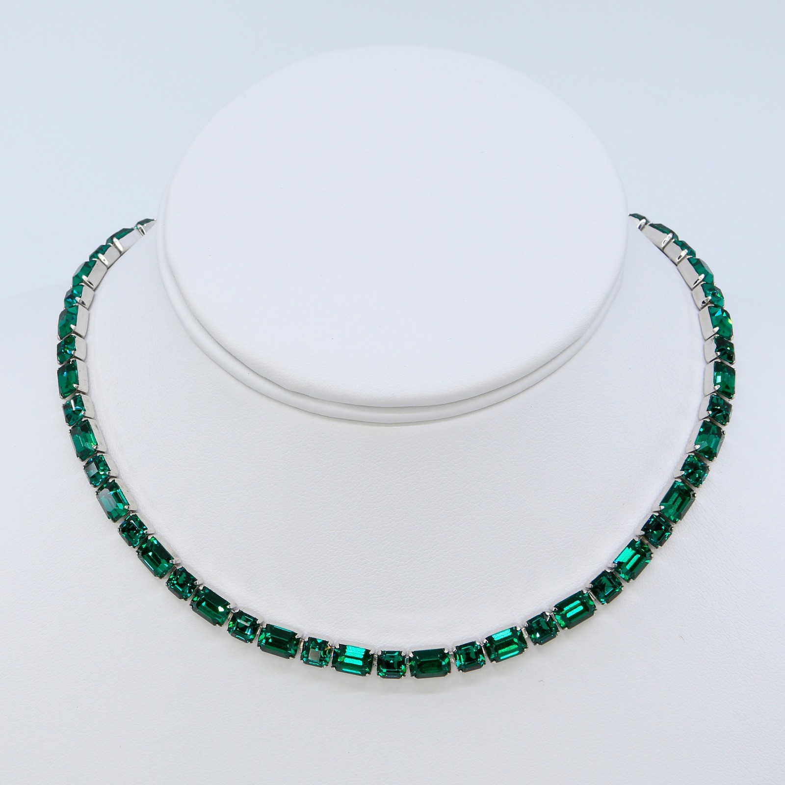 Vintage Mazer Bros Emerald Green Rhinestone Rhodium Plated Choker Necklace 1940s