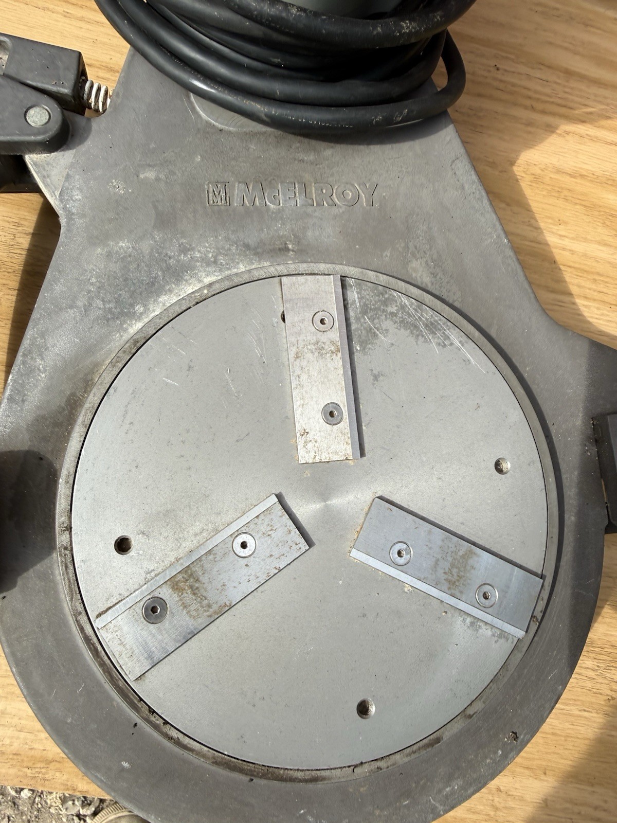MCELROY FACER ASSEMBLY PIT BULL 14 120V