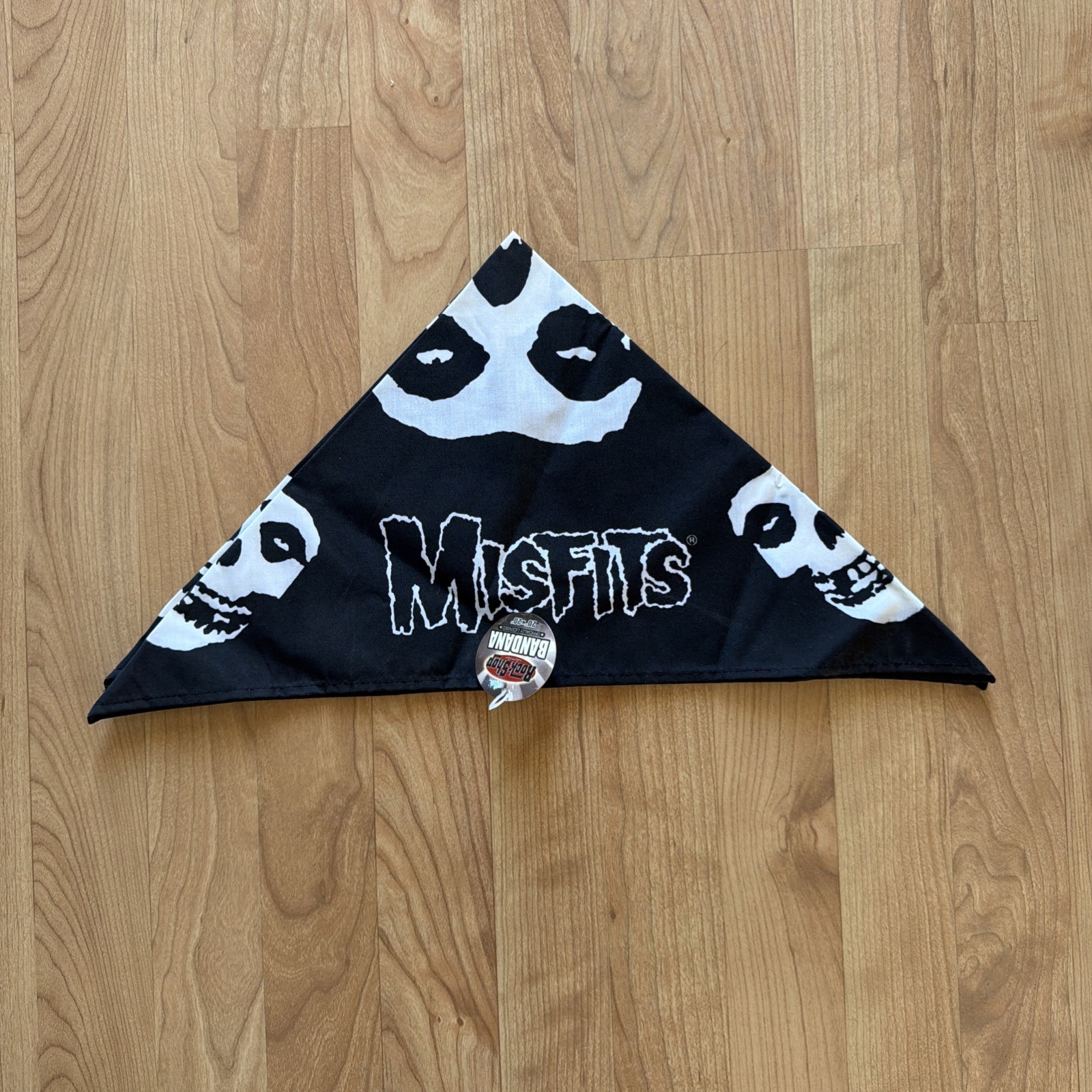 Vintage 2004 Misfits Bandana Handkerchief 20x19 Danzig Crimson Ghost Skull Rock Vintage 2004 Misfits Bandana Handkerchief 20x19 Danzig Crimson Ghost Skull Rock