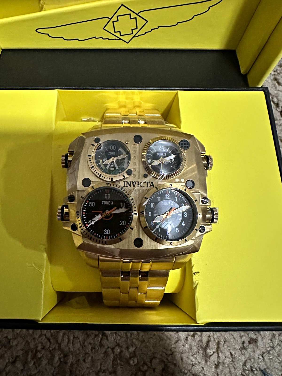 Invicta Aviator Zulu Time Multi-Dial Gold Tone Invicta Aviator Zulu Time Multi-Dial Gold Tone