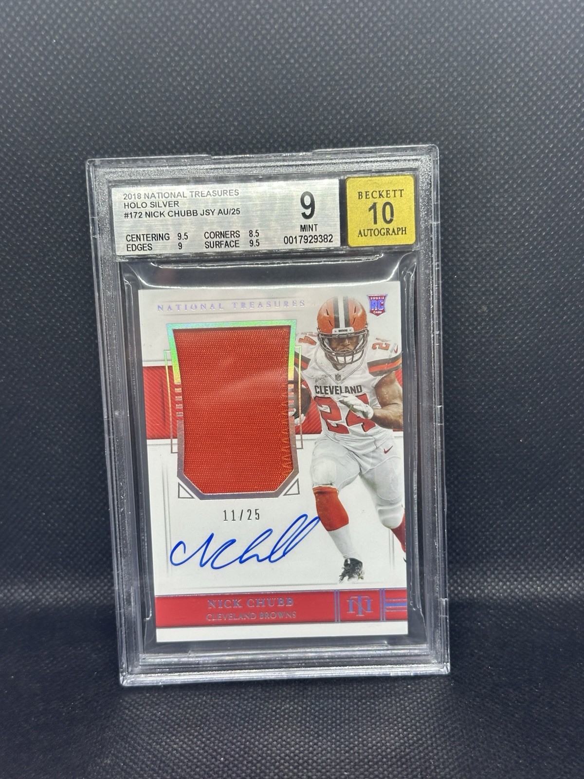 2018 Panini National Treasures Nick Chubb RC Patch Holo Silver Auto /25 BGS 9 2018 Panini National Treasures Nick Chubb RC Patch Holo Silver Auto /25 BGS 9