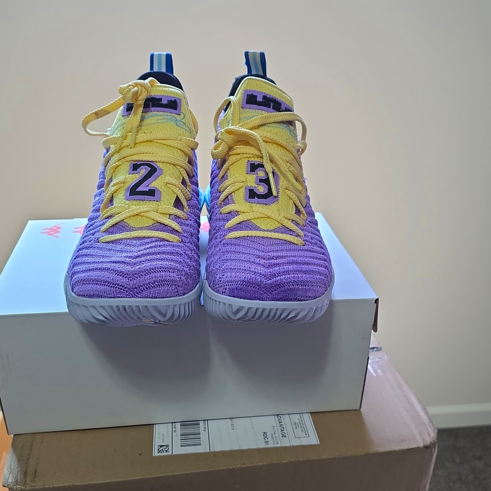 Nike LeBron 16 Lakers Champion Men\'s Size 10 Nike LeBron 16 Lakers Champion Men\'s Size 10