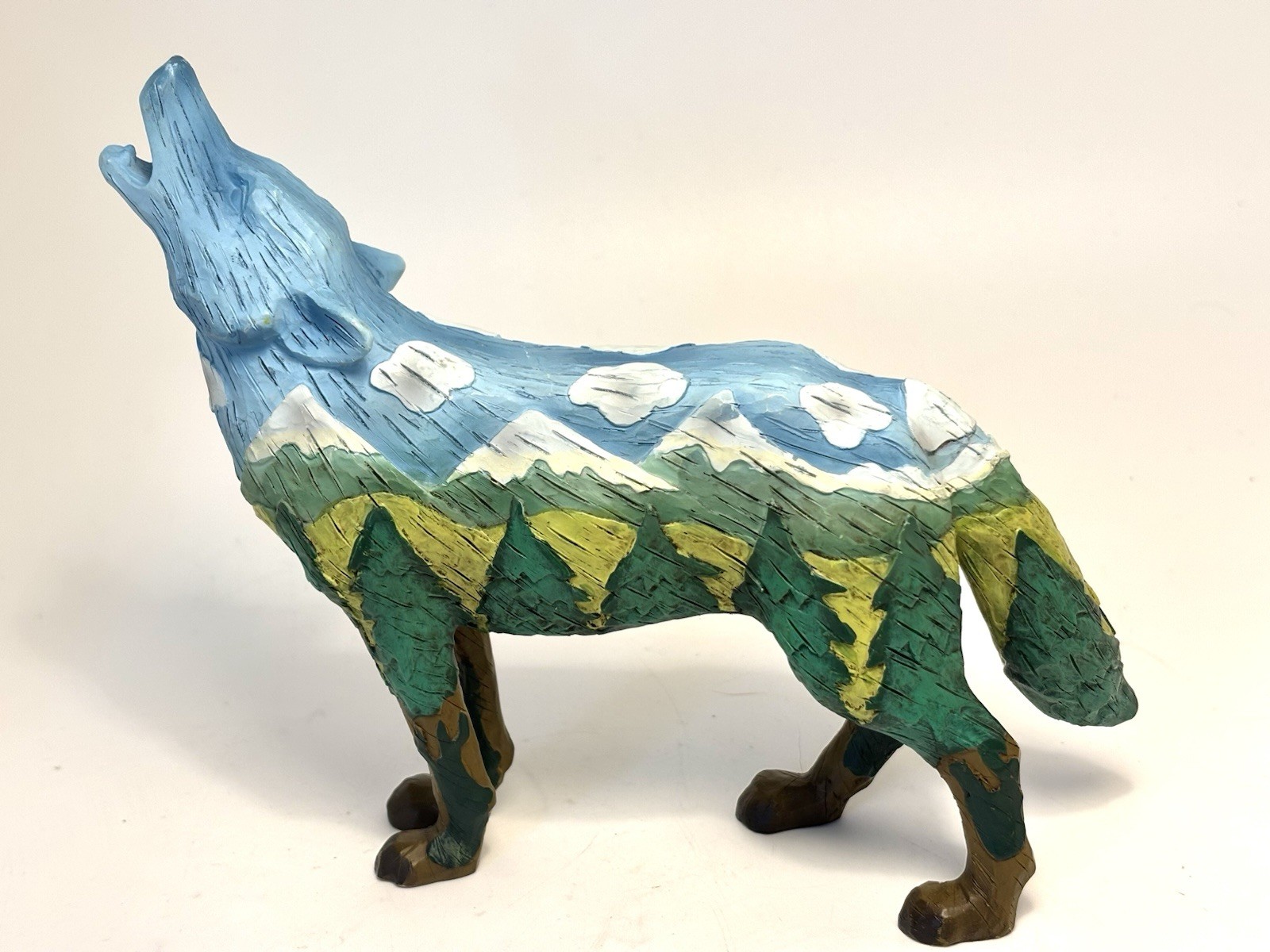 2005 Westland Giftware Call of the Wolf Figurine Highland Wolf 2005 Westland Giftware Call of the Wolf Figurine Highland Wolf