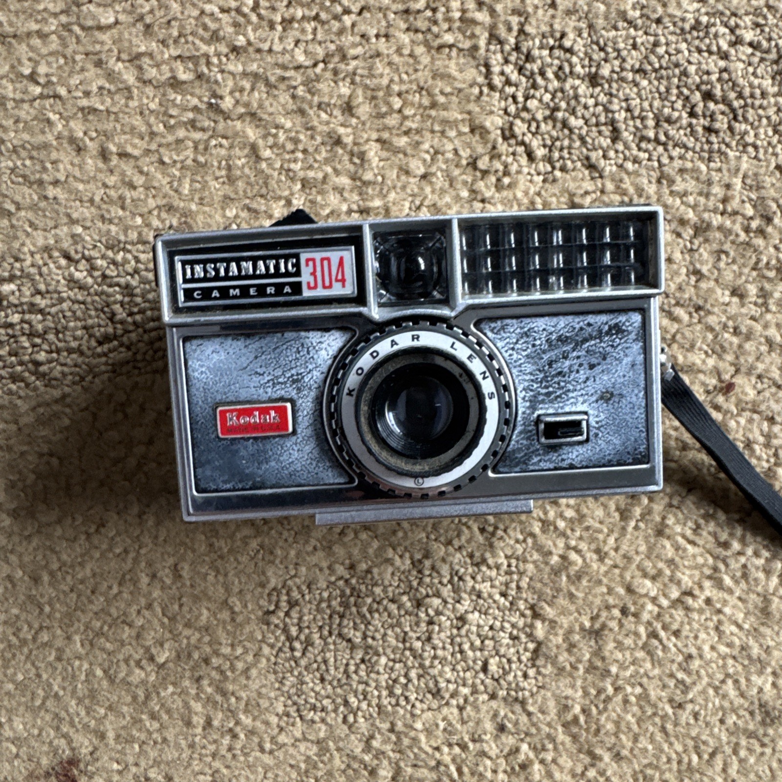 Vintage 1960\'s KODAK Camera Instamatic 304 Point & Shoot Made In USA Untested Vintage 1960\'s KODAK Camera Instamatic 304 Point & Shoot Made In USA Untested