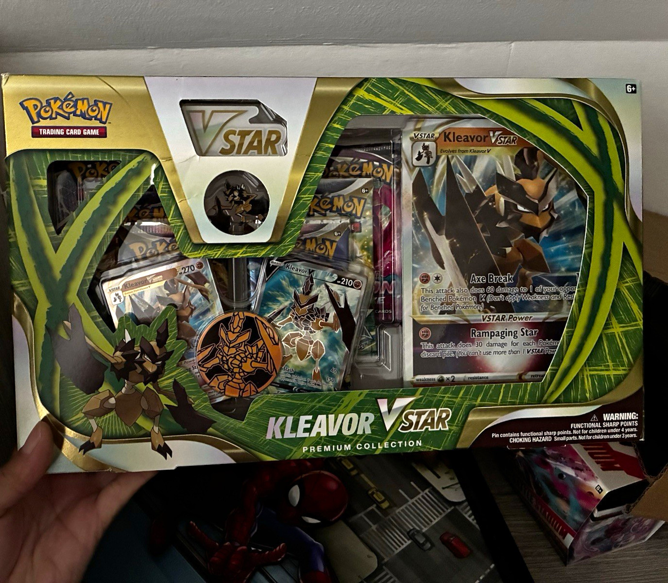 Pokemon TCG Kleavor VSTAR Premium Collection Box English Promo Holo
