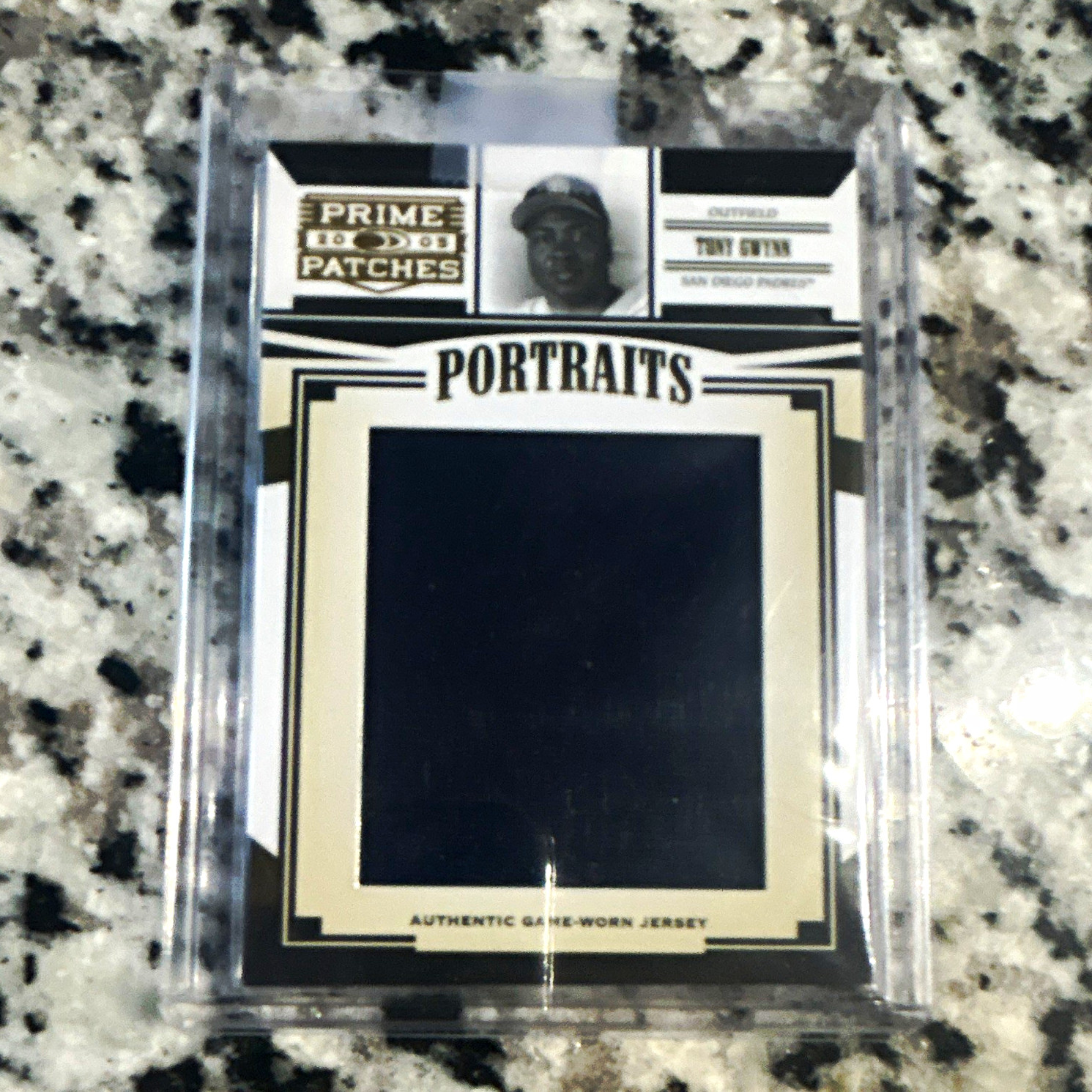 Donruss/Playoff 2005 Prime Patches Portraits Tony Gwynn Padres P-141/499 MEM