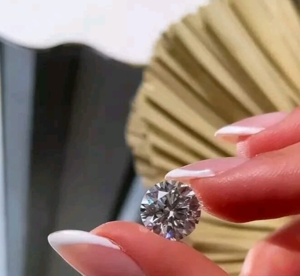Solitare 1.5 CT Round Cut, D Color VVS1 Diamond Premium Quality gemstone 8x8 MM