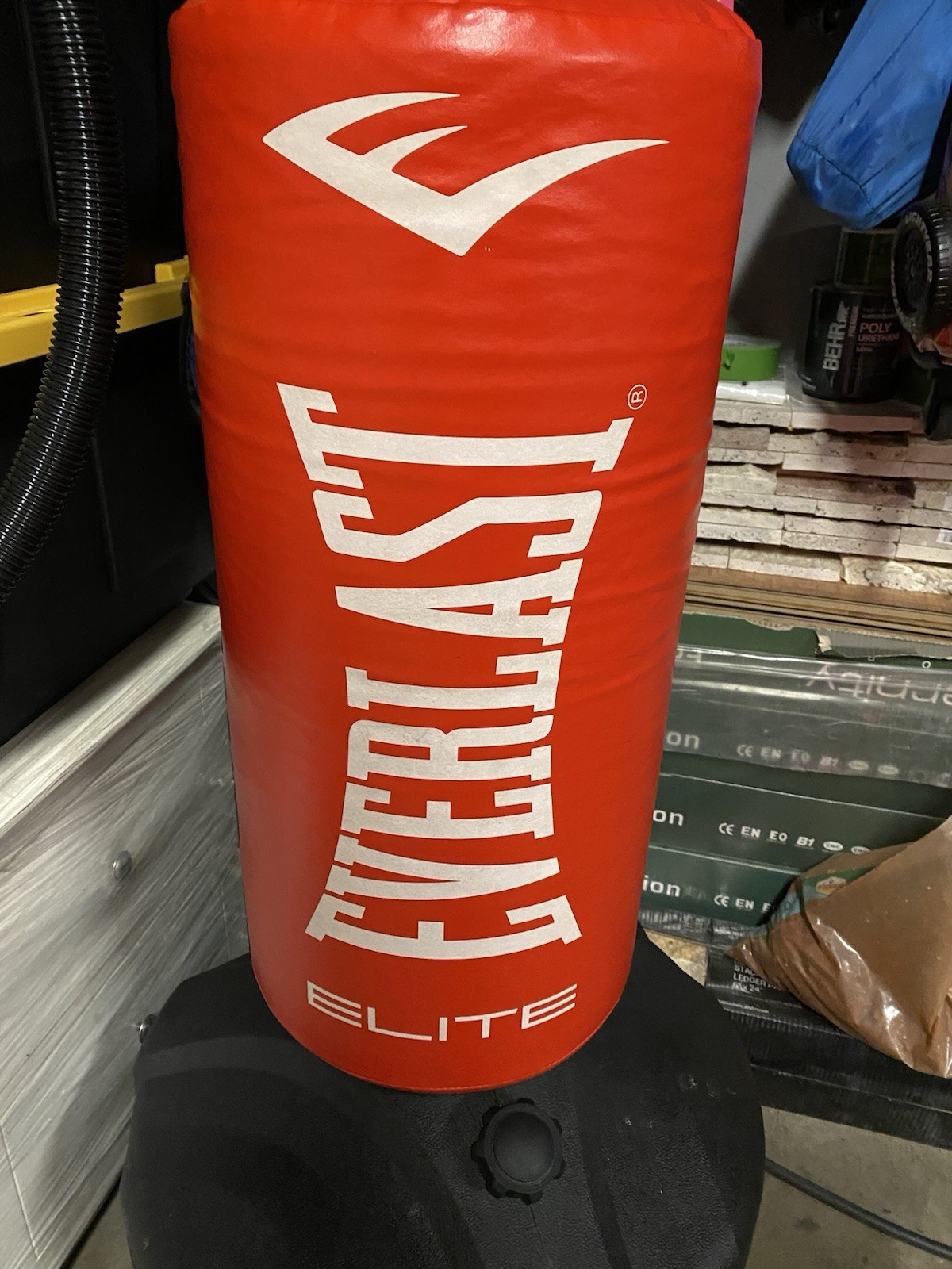 Everlast Elite Standing Punching Bag Red Black Everlast Elite Standing Punching Bag Red Black
