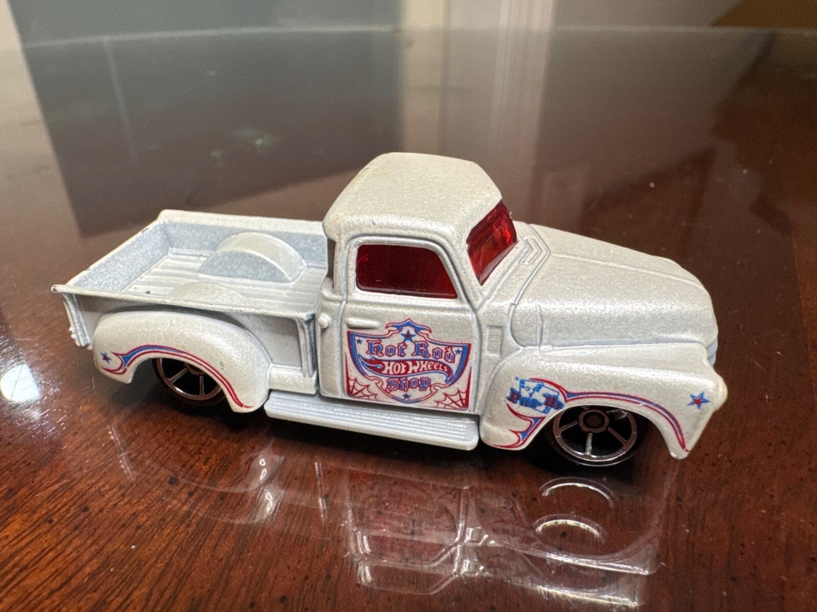 Vintage-Look Diecast White Truck Red Windows/Patriotic Graphics 1:64 Scale 58-55