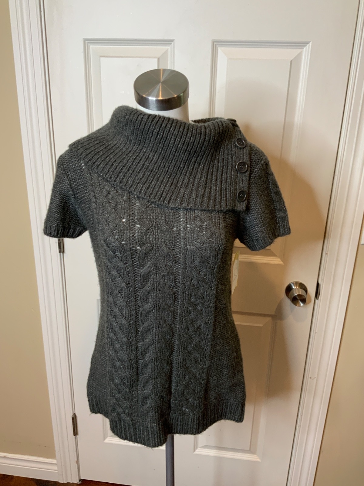 BCBG MaxAzria Gray Wool Blend Cable Knit Cowl Neck Sweater NWT, Size M BCBG MaxAzria Gray Wool Blend Cable Knit Cowl Neck Sweater NWT, Size M