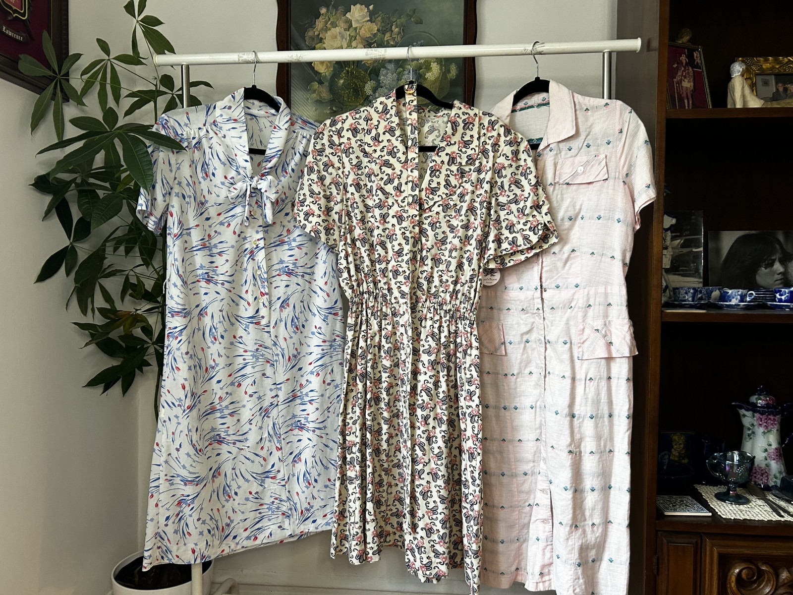 LOT 1960s Vintage Floral Dresses Size L LOT 1960s Vintage Floral Dresses Size L
