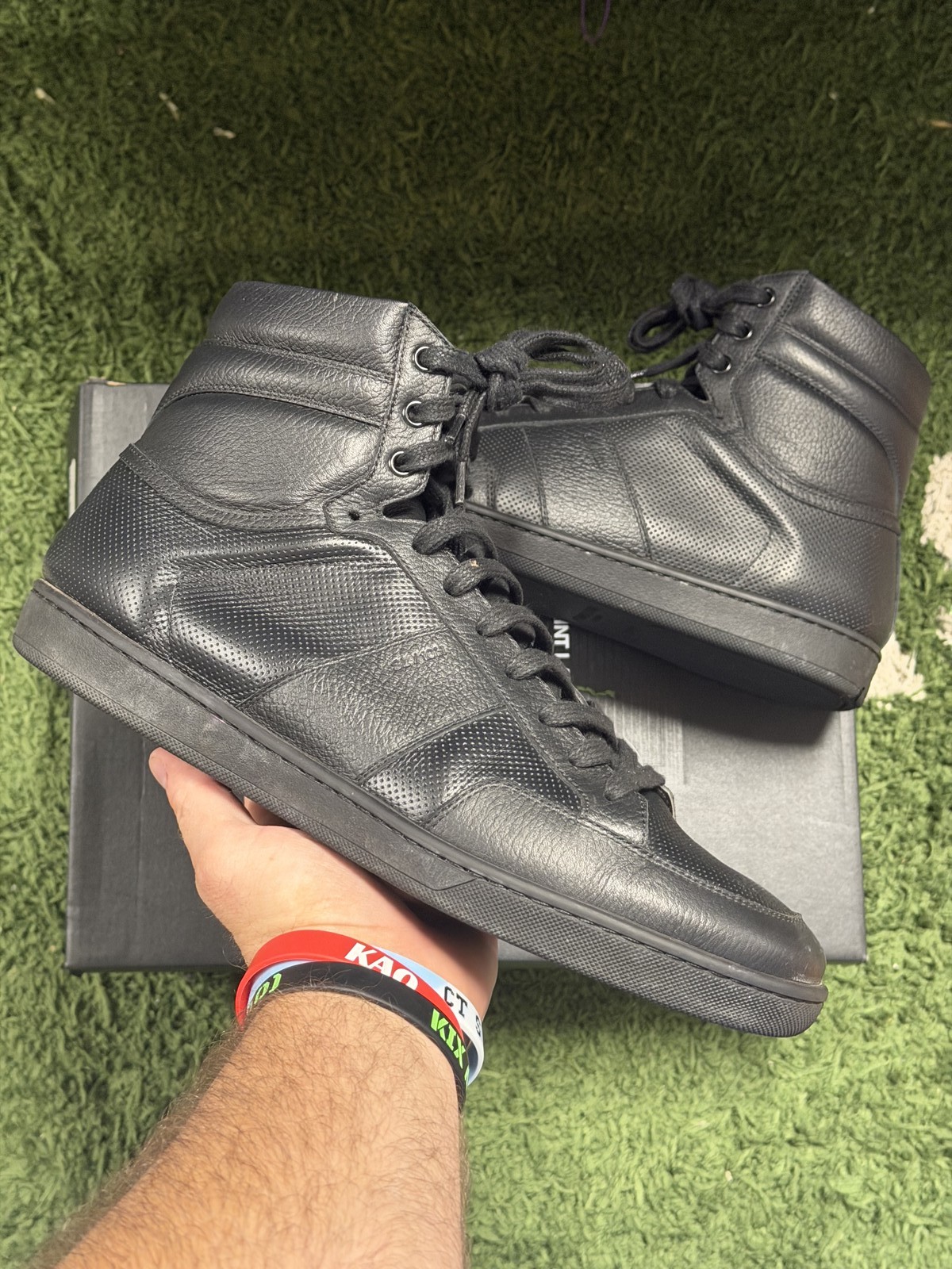 Size 10M/11.5W - SAINT LAURENT BLACK HIGH TOP SNEAKER NO Pre-Owned Size 10M/11.5W - SAINT LAURENT BLACK HIGH TOP SNEAKER NO Pre-Owned