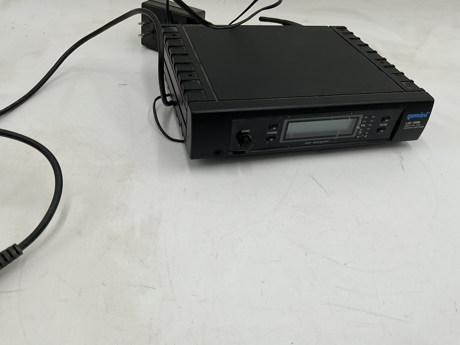GEMINI Sound Products Corp. UZ-1128 UHF receiver 128ch pll uhf GEMINI Sound Products Corp. UZ-1128 UHF receiver 128ch pll uhf