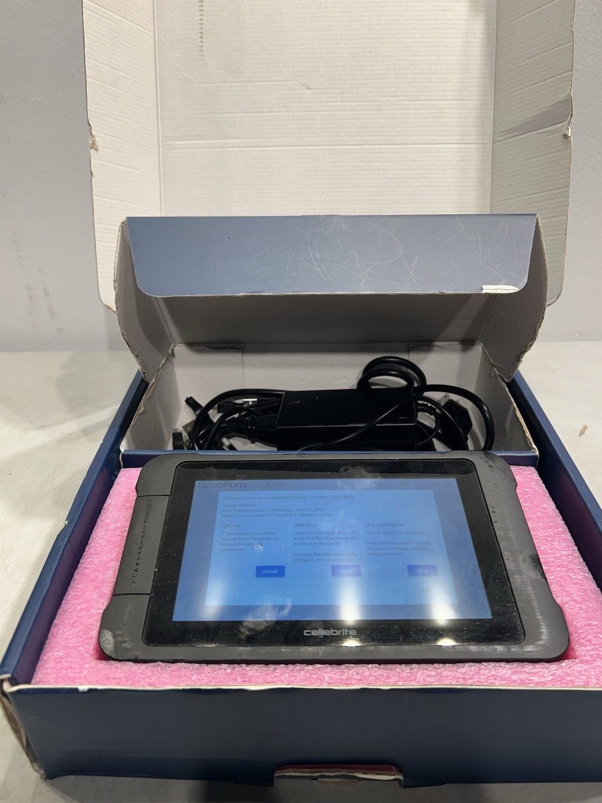 CelIebrite Touch 2 Universal Portable Forensic Device May 2021 Expired License CelIebrite Touch 2 Universal Portable Forensic Device May 2021 Expired License